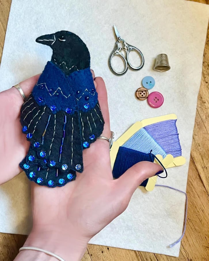 🖤 “Raven’s Keepsake – Guardian of Stitches”